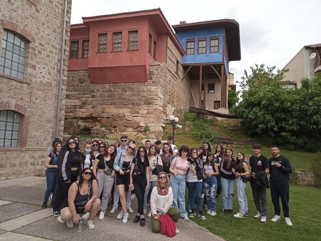 279819059_300584995600751_1393222487767304366_n